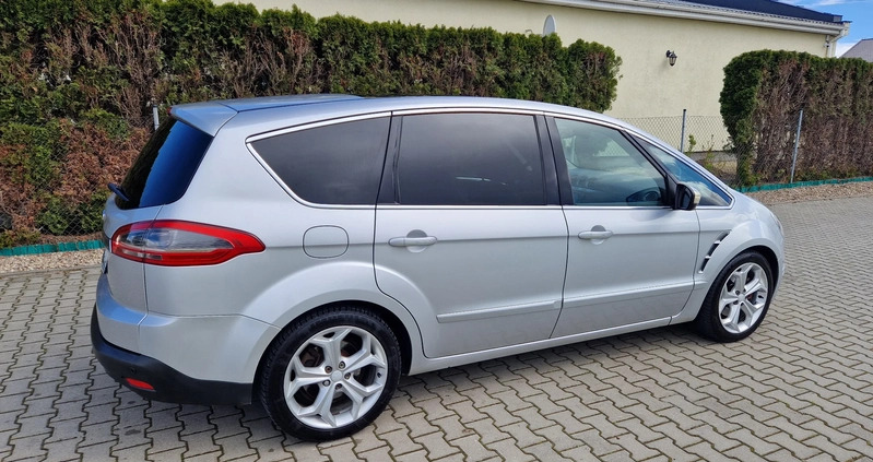 Ford S-Max cena 33900 przebieg: 232000, rok produkcji 2012 z Gniezno małe 232